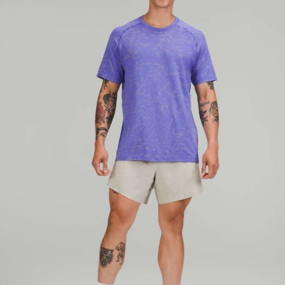 Lululemon Metal Vent Tech Short Sleeve Shirt 2.0
Block Floral Prosecco - Picture 2 of 8